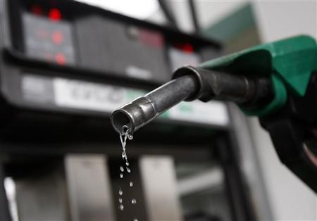  شركة النفط بالمهرة ترفع أسعار البنزين والديزل إلى 500 ريال للتر الواحد