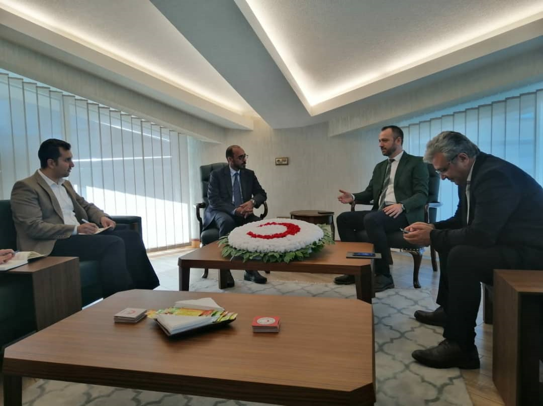 الوزير كفاين يجري مباحثات مع الجانب التركي لتعزيز التعاون في المجال السمكي