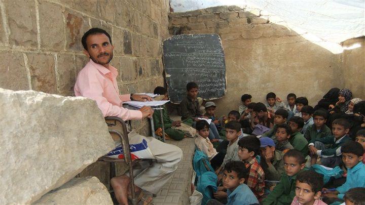 المعلمون في اليمن.. مشاهد من فصول المأساة التي صنعها الانقلاب الحوثي