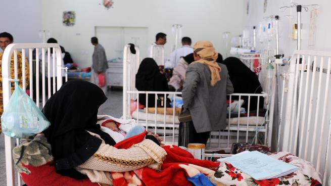 تفعيل قانون الخدمة الإلزامية لخريجي كليات الطب في مناطق سيطرة الحوثيين