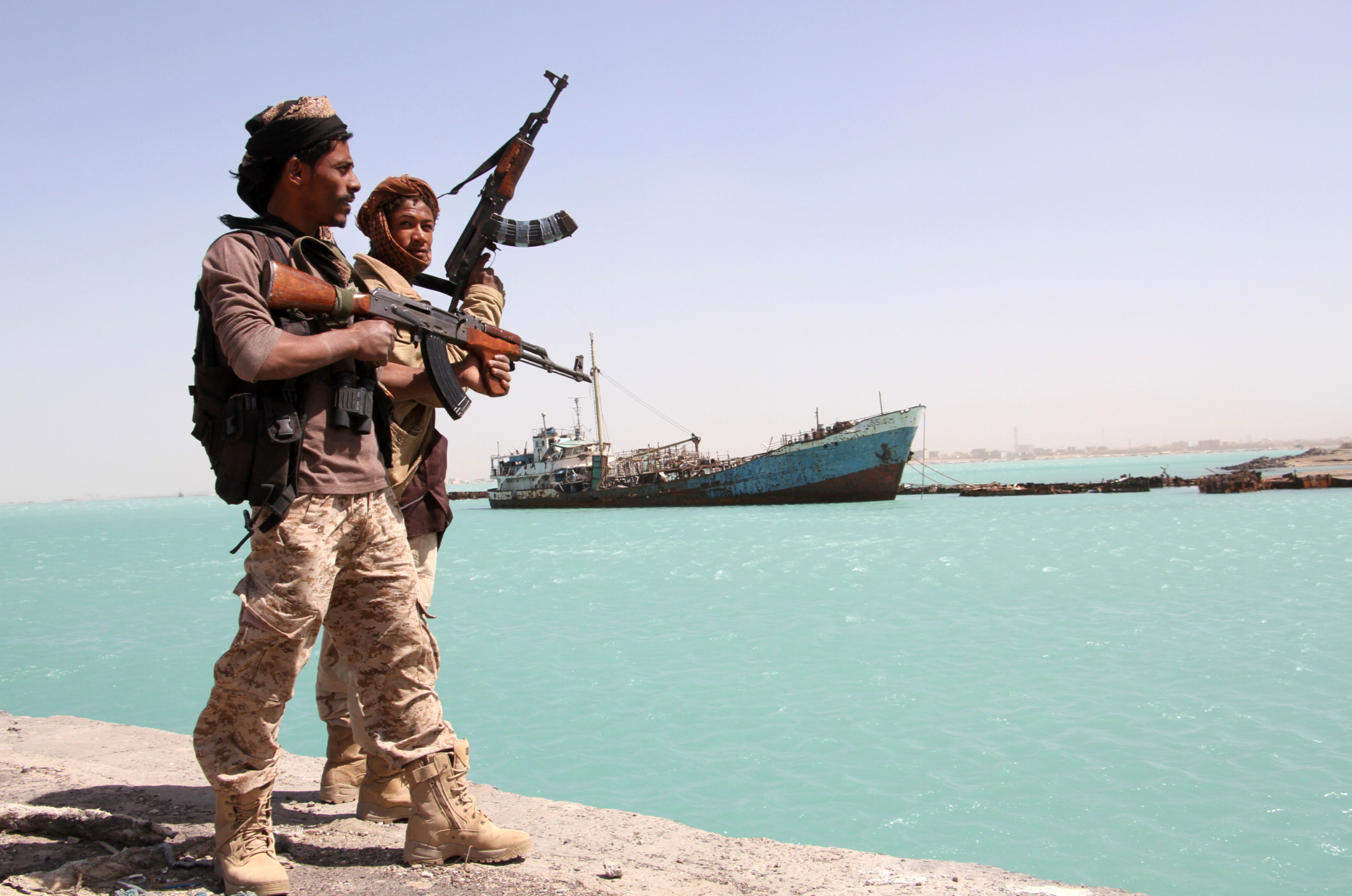 الكشف عن ”مؤامرة خطيرة“ لتسليم المناطق المحررة جنوبي الحديدة لمليشيا الحوثي