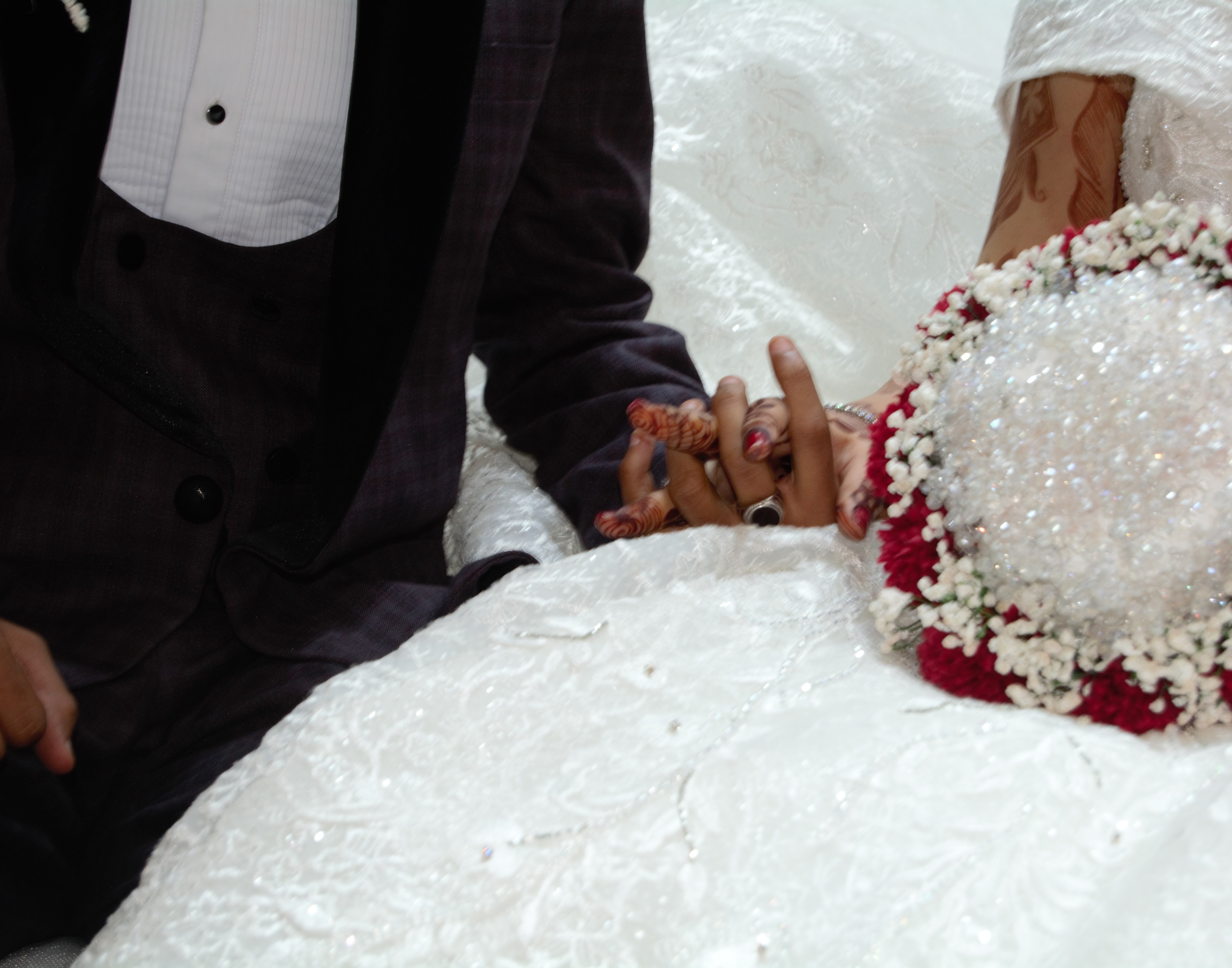  زوج يقتل زوجته ليلة الدخله في عمران !
