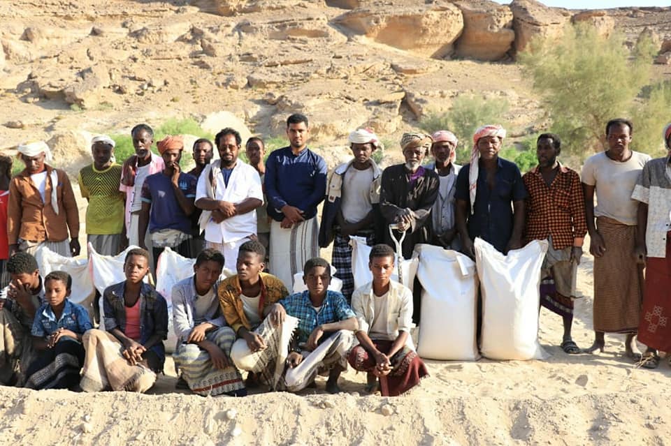 مكتب الزراعة بالمهرة يدشن موسم محصول القمح بوادي المسيلة بدعم من البرنامج السعودي لتنمية وإعمار اليمن 