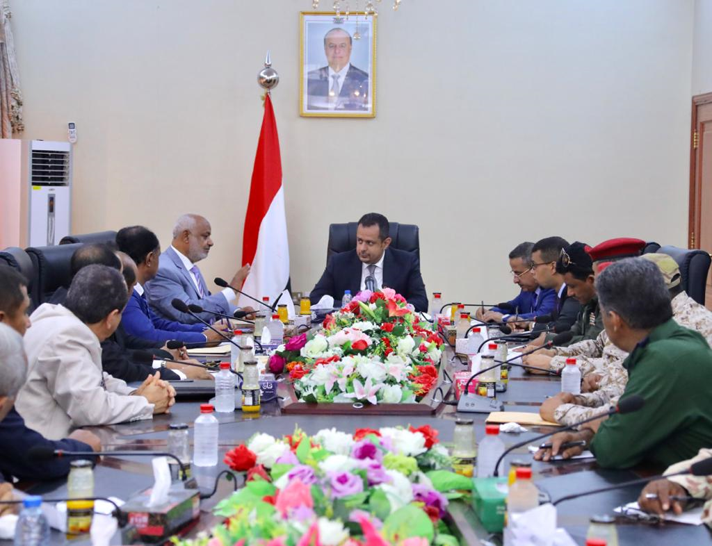 رئيس الوزراء: يجب ألا يصغي المجتمع الدولي لما يقوله الحوثيون والنظر الى افعالهم الاجرامية على الأرض