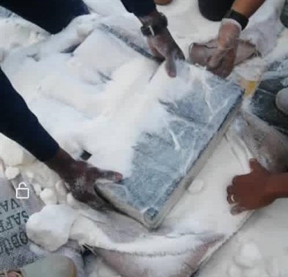 التحالف العربي يضبط شحنة مخدرات بميناء عدن كانت في طريقها إلى مليشيا الحوثي