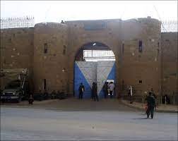 قيادات حوثية تهرب سجيناً محكوماً عليه بالإعدام
